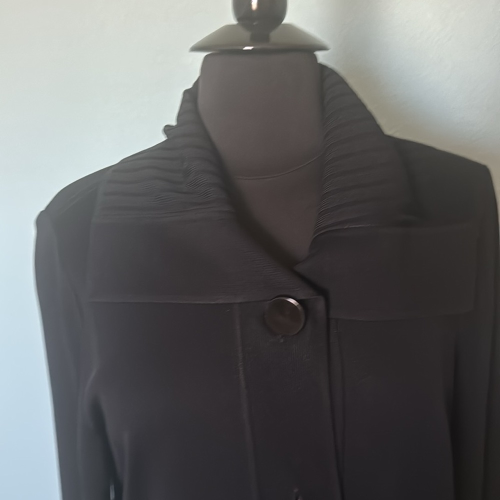 Exclusively Misook Black Ribbed Button Front Card… - image 5